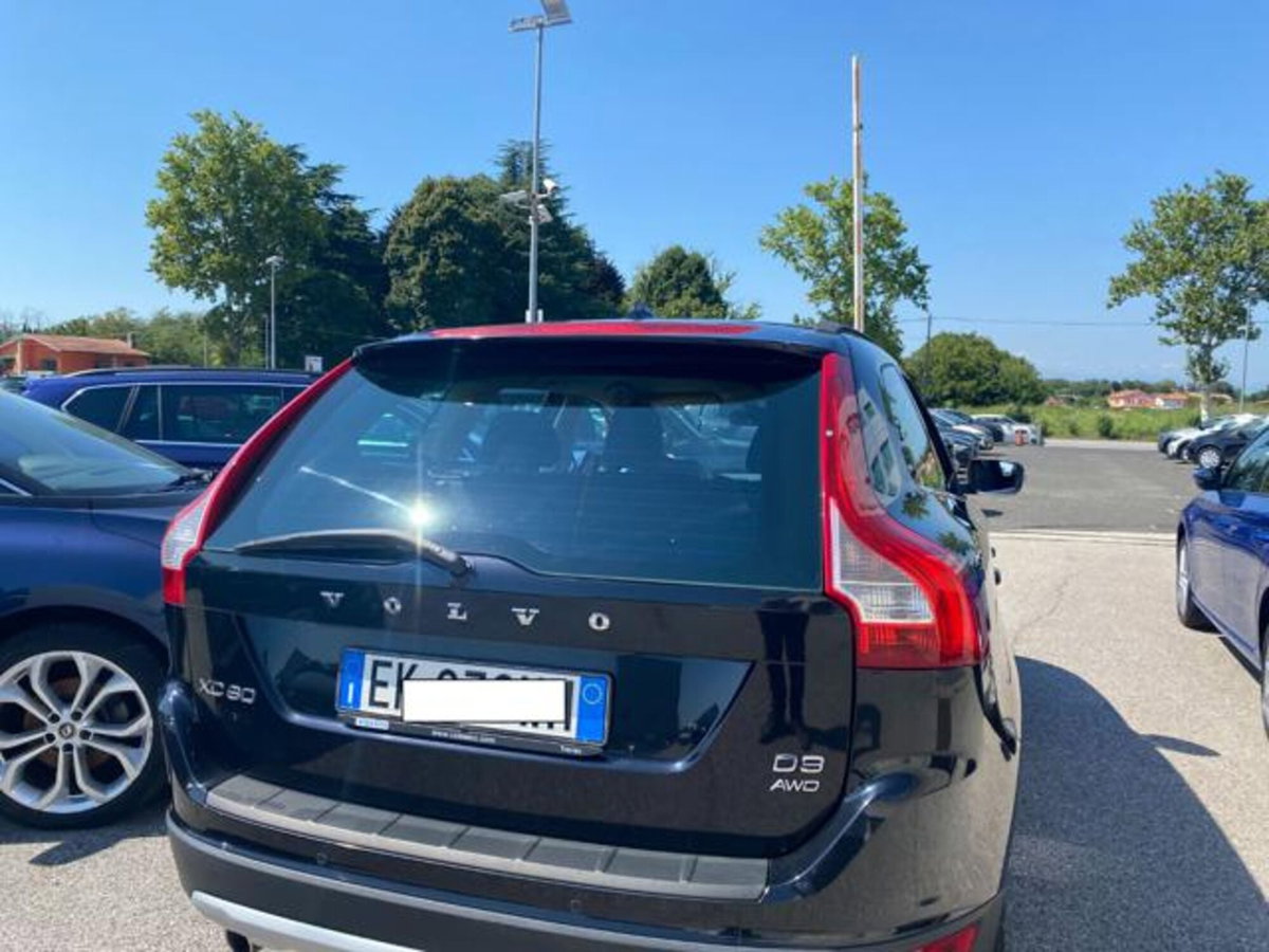 Volvo XC60 D3 AWD Geartronic Kinetic (2)