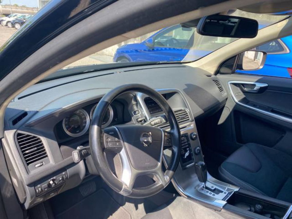 Volvo XC60 D3 AWD Geartronic Kinetic (6)