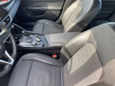 Alfa Romeo Giulia 2.2 Turbodiesel 180 CV AT8 Super (10)