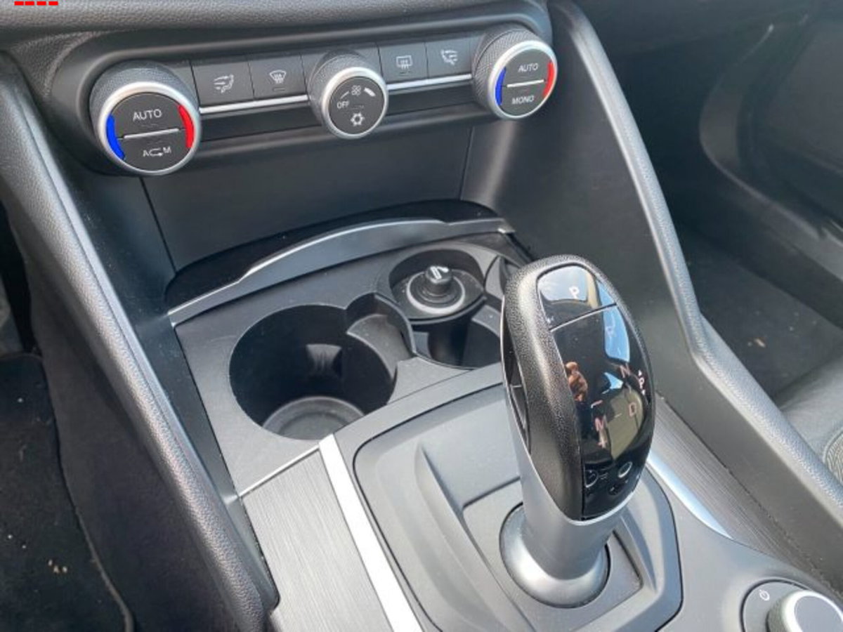 Alfa Romeo Giulia 2.2 Turbodiesel 180 CV AT8 Super (13)