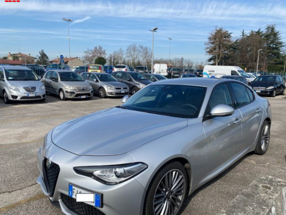 Alfa Romeo Giulia 2.2 Turbodiesel 180 CV AT8 Super (3)