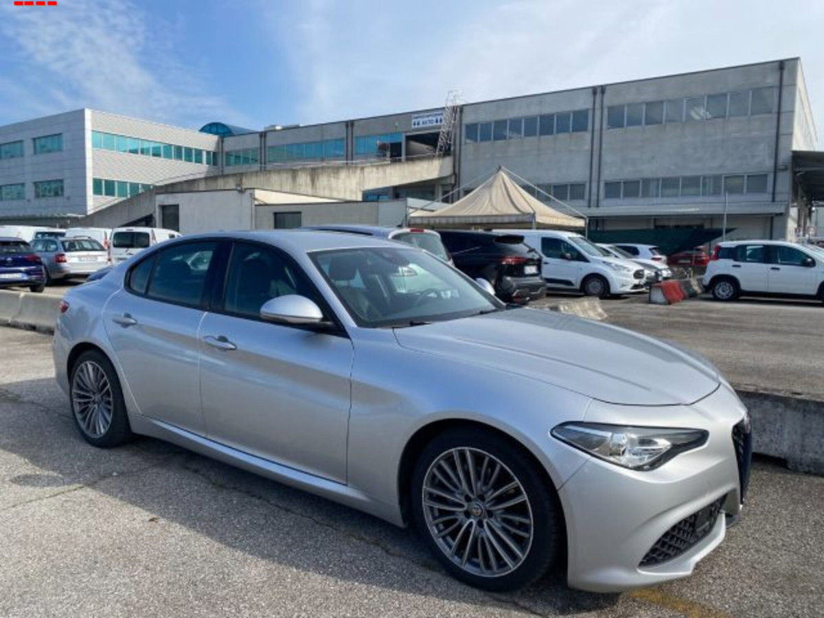 Alfa Romeo Giulia 2.2 Turbodiesel 180 CV AT8 Super (7)