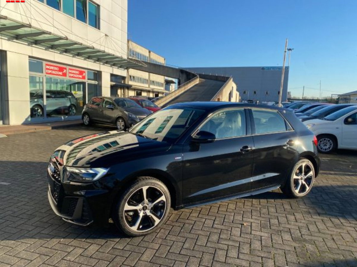 Audi A1 Sportback 30 TFSI Identity Black (11)