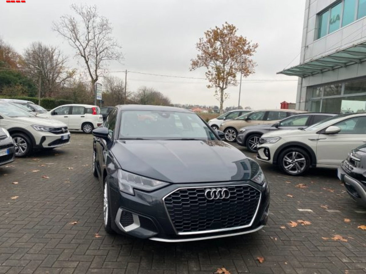 Audi A3 Sportback 35 TFSI S tronic Business Advanced (2)