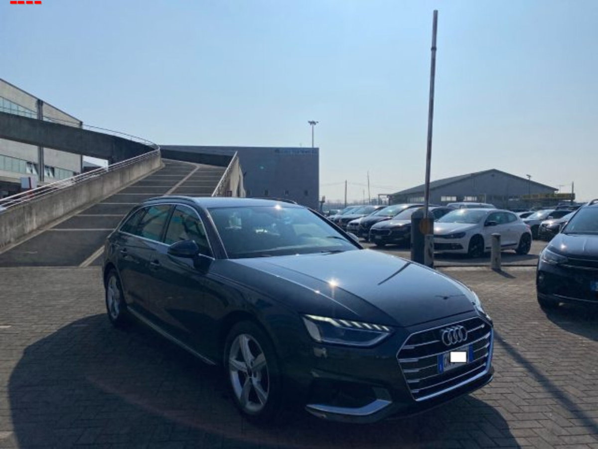 Audi A4 Avant 35 TDI/163 CV S tronic Business Advanced (6)