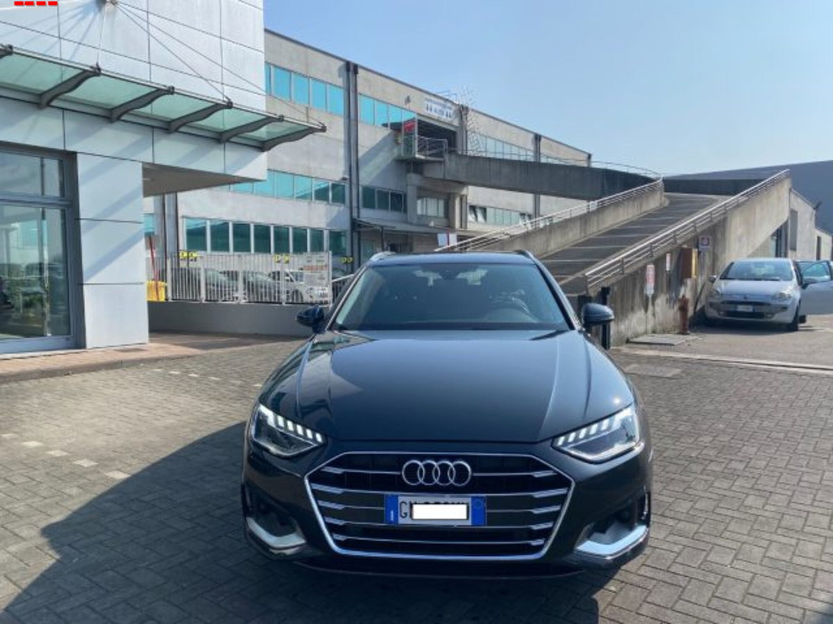 Audi A4 Avant 35 TDI/163 CV S tronic Business Advanced (7)