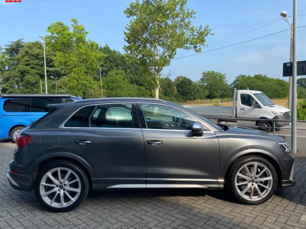 Audi RS Q3 2.5 quattro s-tronic (2)