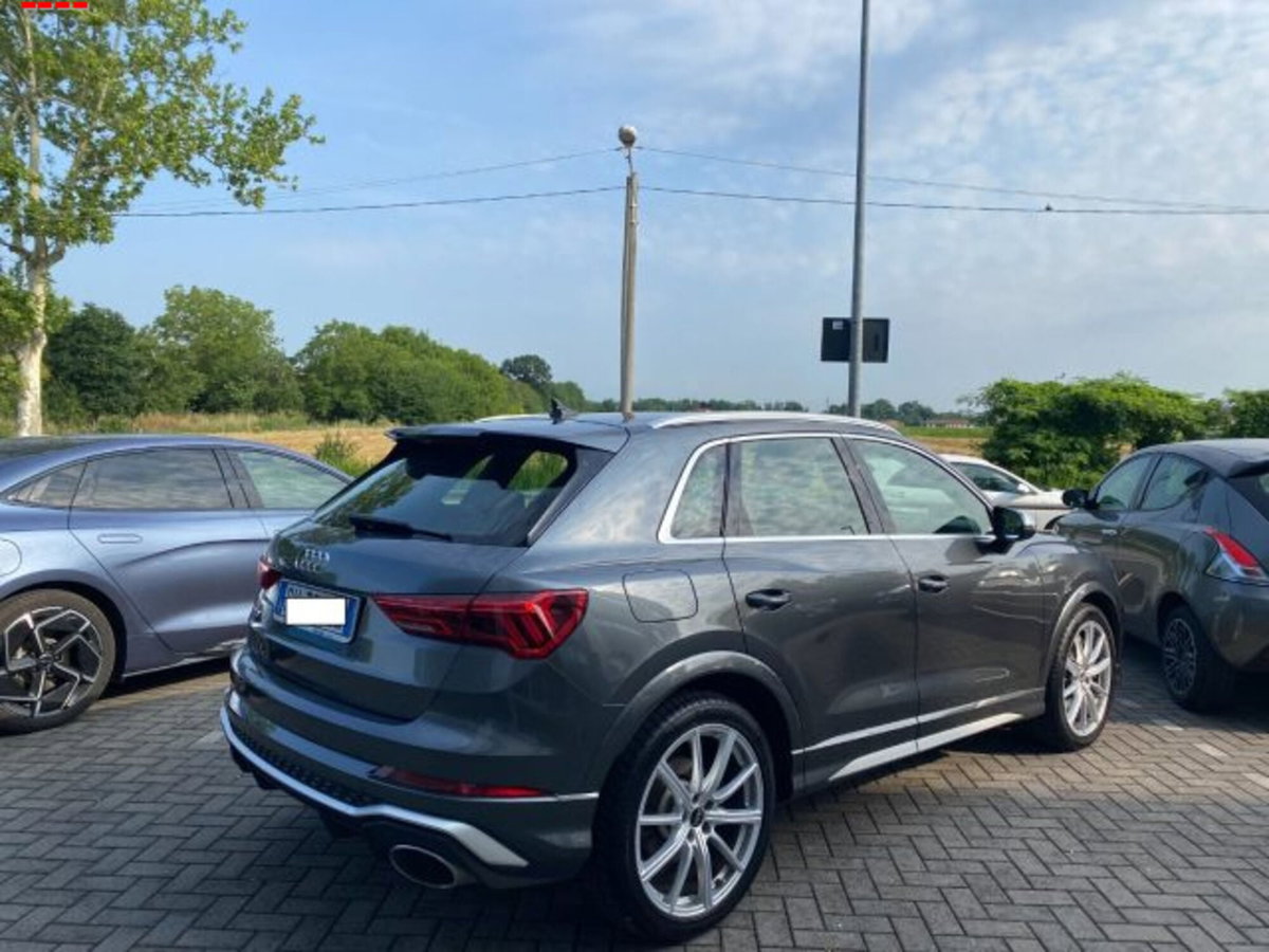 Audi RS Q3 2.5 quattro s-tronic (3)