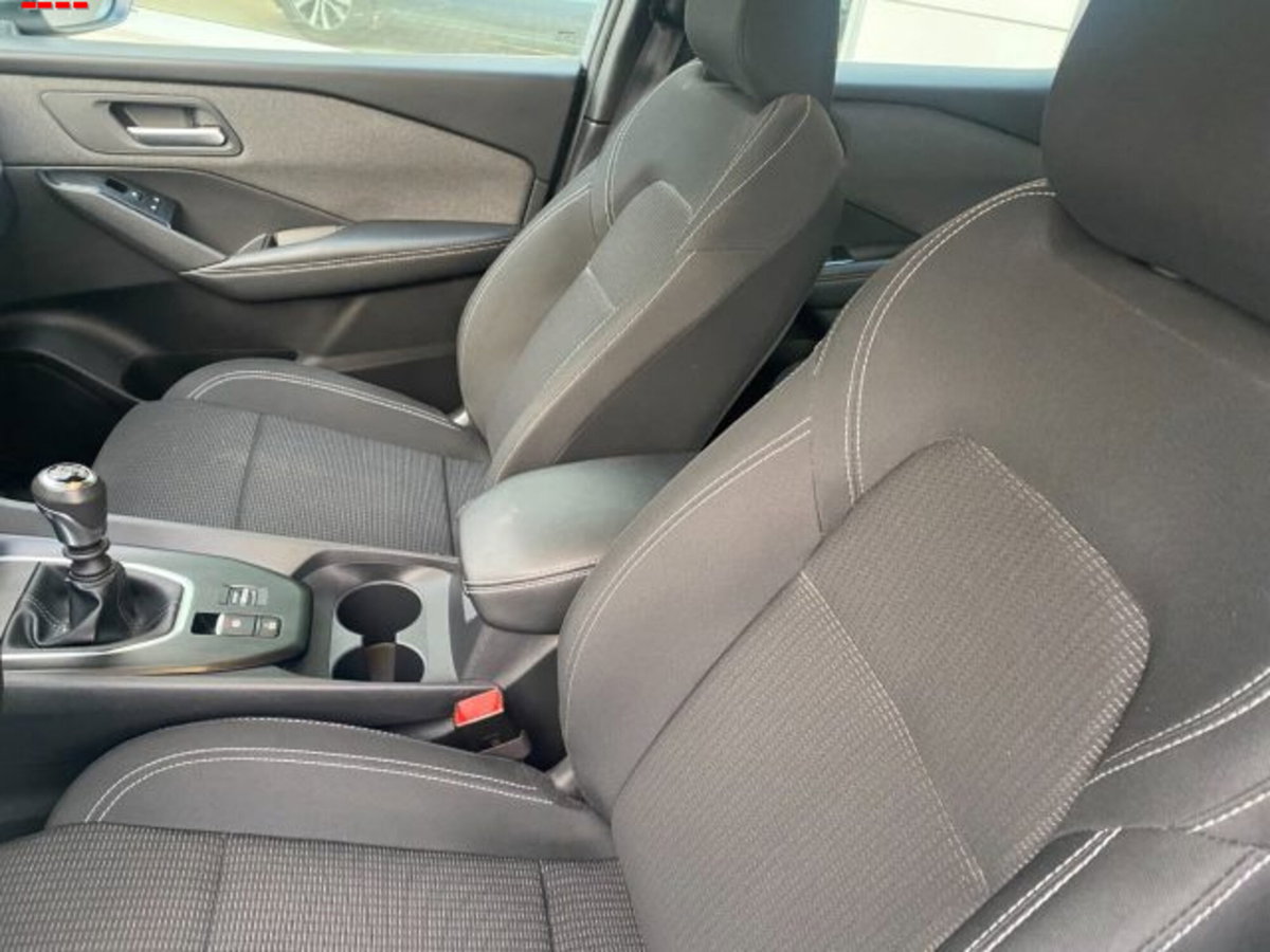 Nissan Qashqai 1.3 mhev Acenta 2wd 140cv (9)