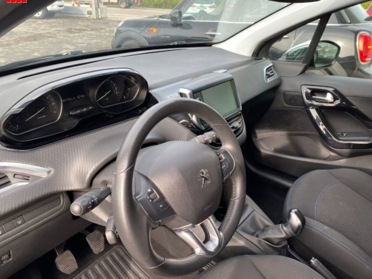 Peugeot 208 82 Stop&Start 5 porte Signature (10)