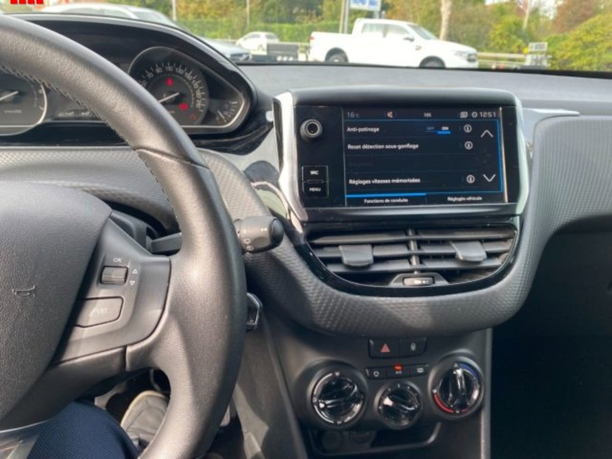 Peugeot 208 82 Stop&Start 5 porte Signature (11)