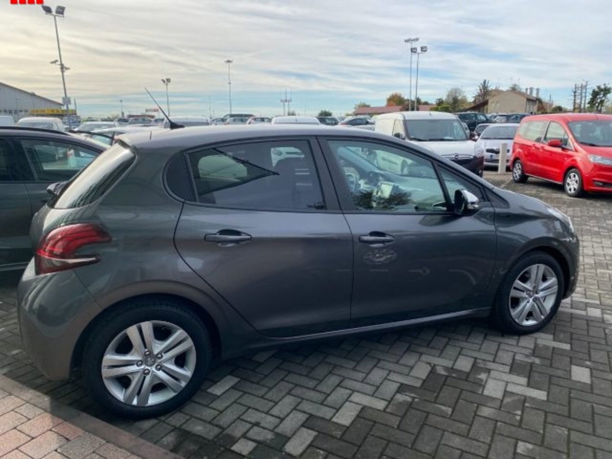Peugeot 208 82 Stop&Start 5 porte Signature (5)