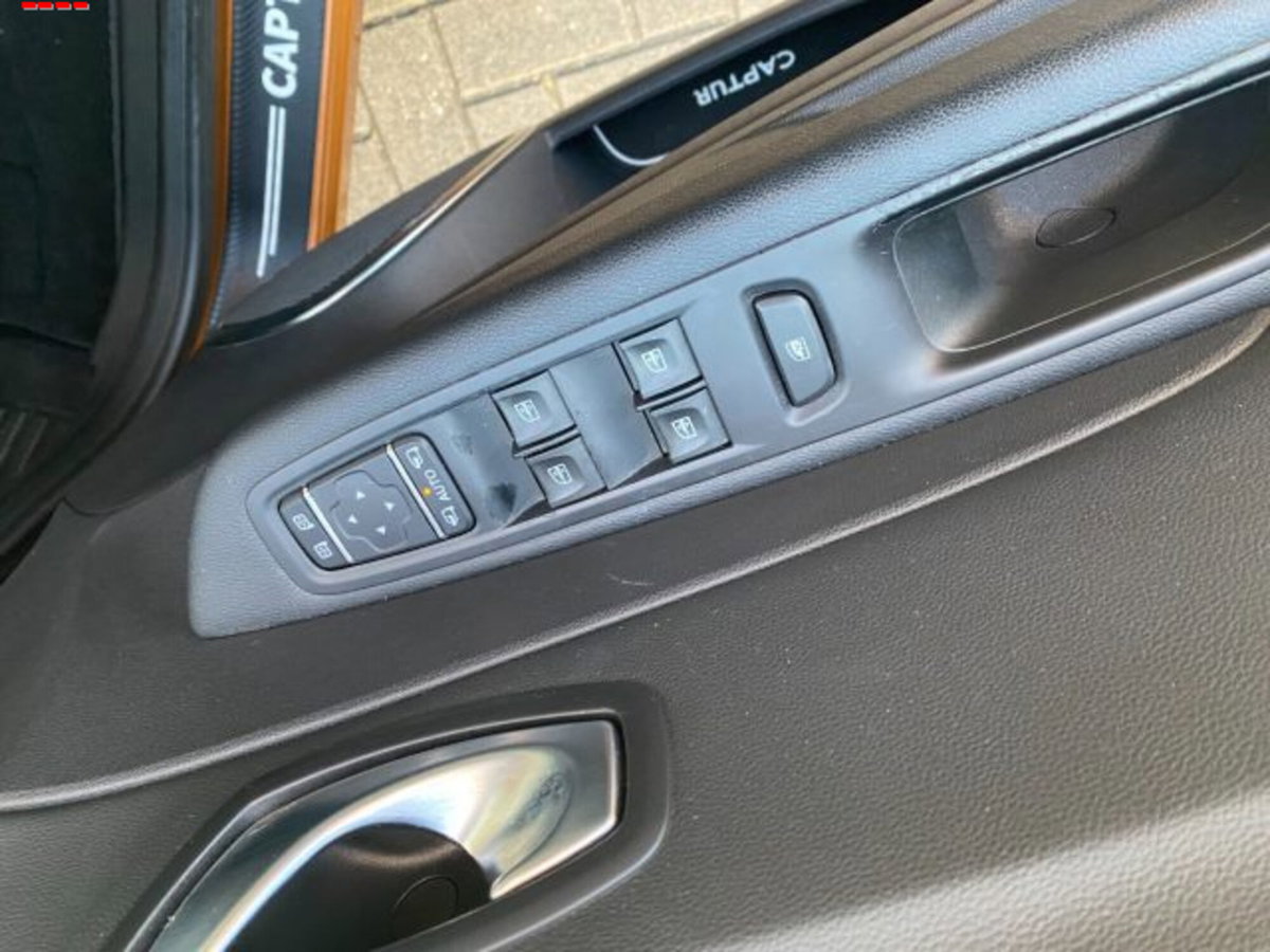 Renault Captur dCi 8V 90 CV Start&Stop Energy Sport Edition (13)