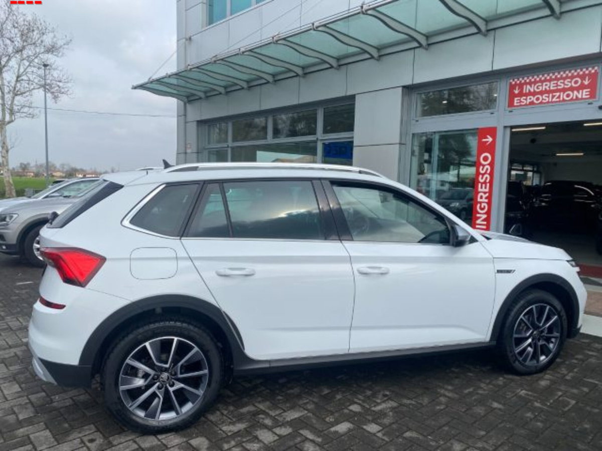 Skoda Kamiq 1.0 TSI 110 CV DSG ScoutLine (4)