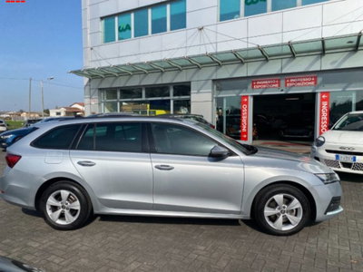 Skoda Octavia Station Wagon 2.0 TDI EVO SCR DSG Wagon Ambition (4)