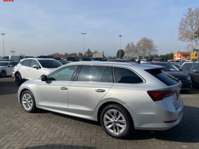 Skoda Octavia Station Wagon 2.0 TDI EVO SCR DSG Wagon Style (6)