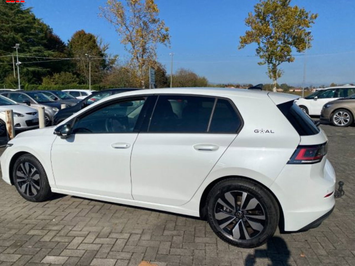 Volkswagen Golf Variant 1.5 eTSI 150 CV EVO ACT DSG R-Line (3)