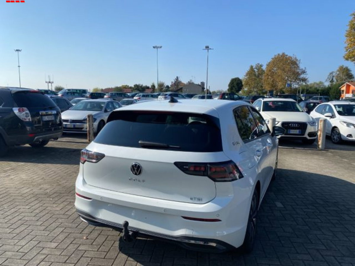 Volkswagen Golf Variant 1.5 eTSI 150 CV EVO ACT DSG R-Line (5)
