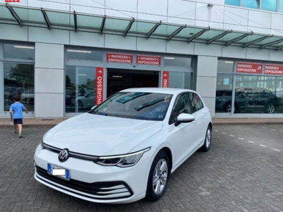 Volkswagen Golf Variant 2.0 TDI SCR DSG Life usata