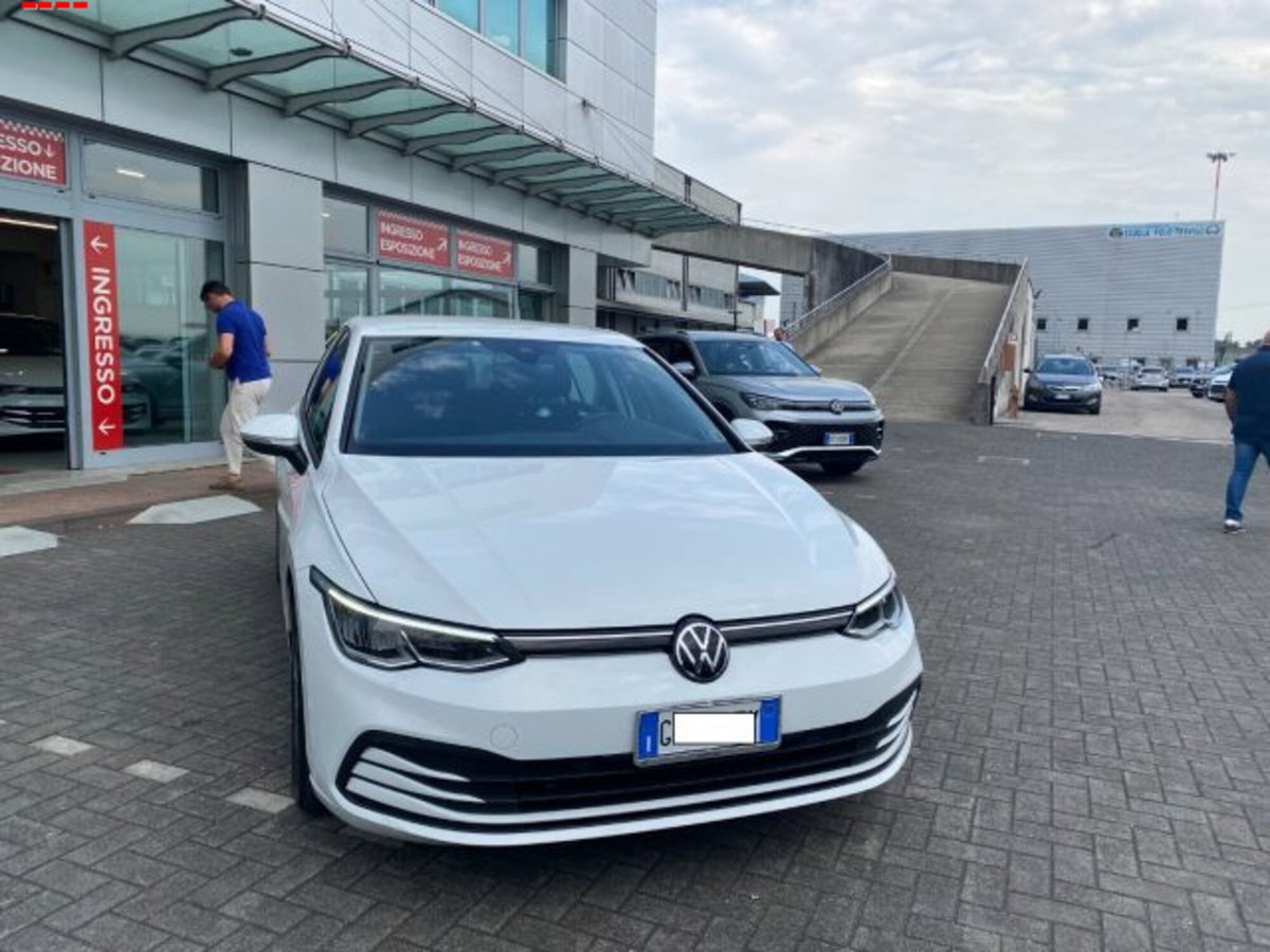 Volkswagen Golf Variant 2.0 TDI SCR DSG Life (2)
