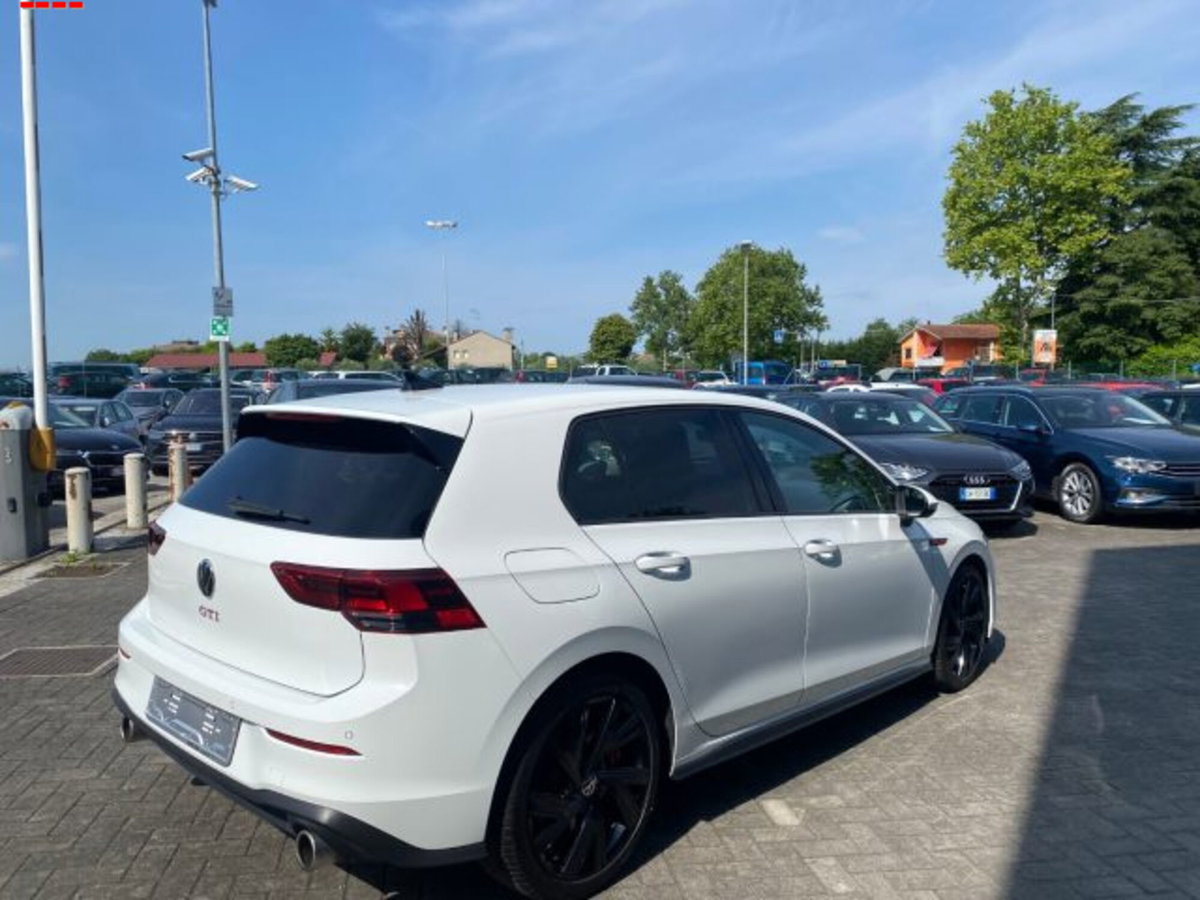 Volkswagen Golf 2.0 TSI GTI DSG (5)
