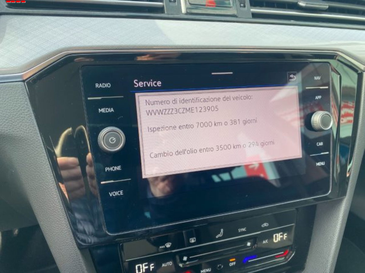 Volkswagen Passat Variant 2.0 TDI SCR 122 CV EVO DSG Business (12)