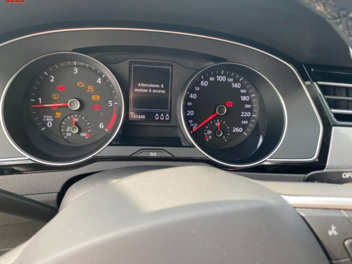 Volkswagen Passat Variant 2.0 TDI SCR 122 CV EVO DSG Business (9)