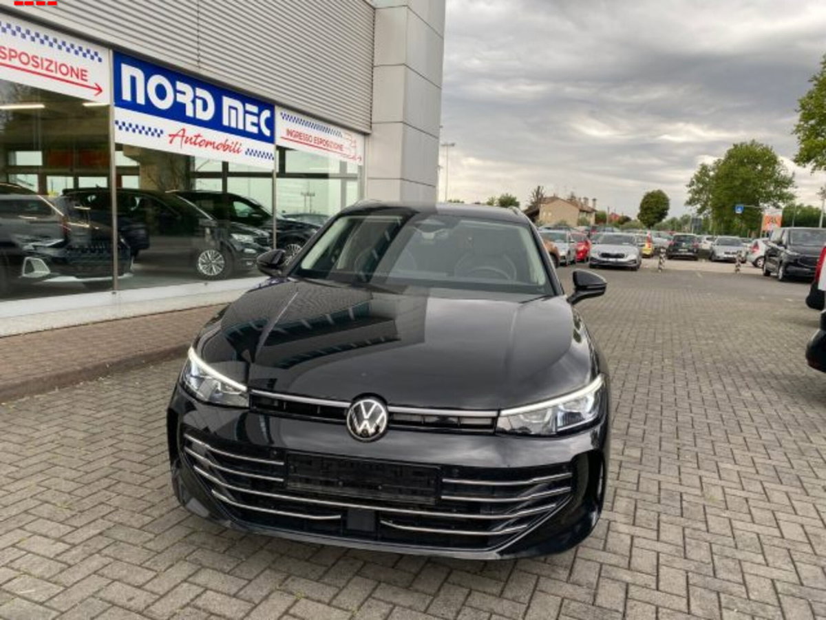 Volkswagen Passat 2.0 tdi scr R-Line 150cv dsg (2)