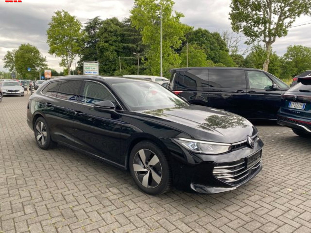Volkswagen Passat 2.0 tdi scr R-Line 150cv dsg (3)