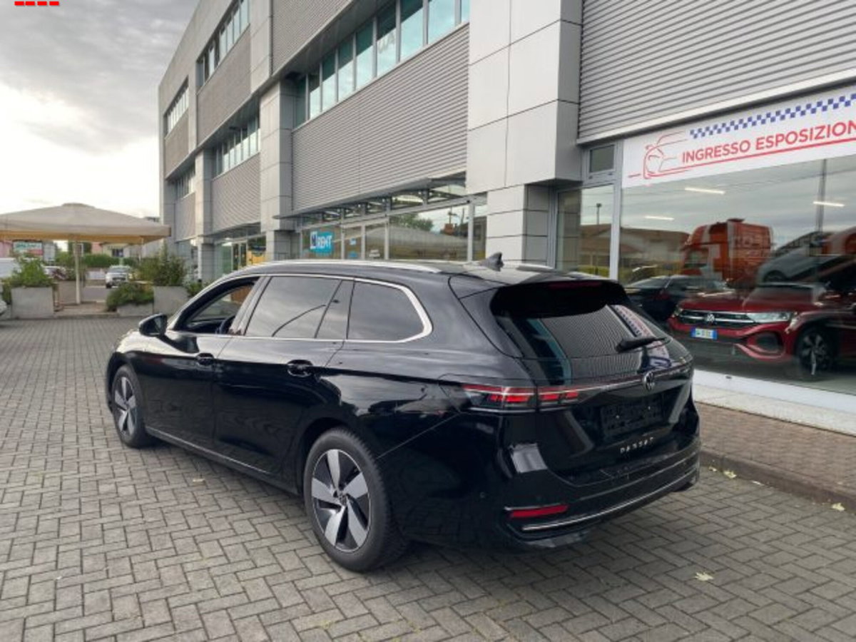 Volkswagen Passat 2.0 tdi scr R-Line 150cv dsg (5)