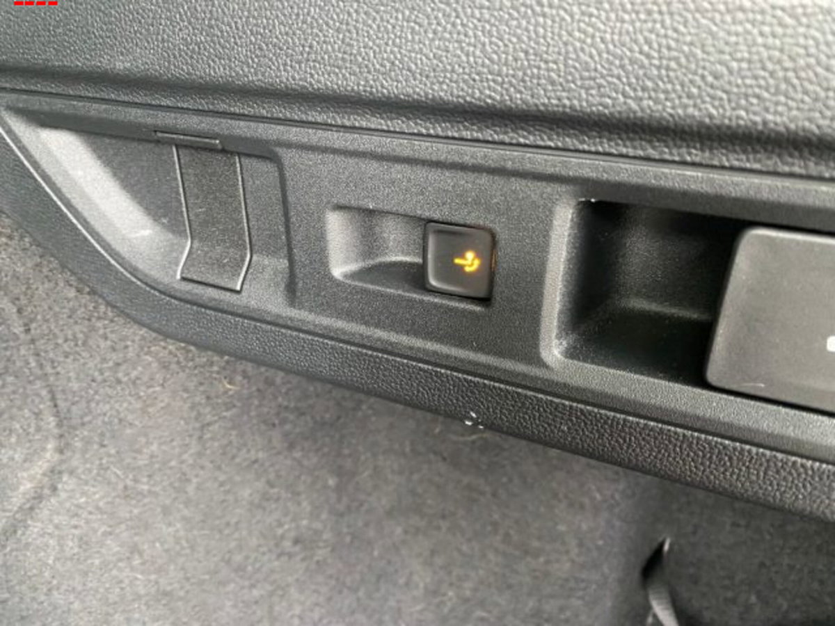 Volkswagen Passat 2.0 tdi scr R-Line 150cv dsg (7)