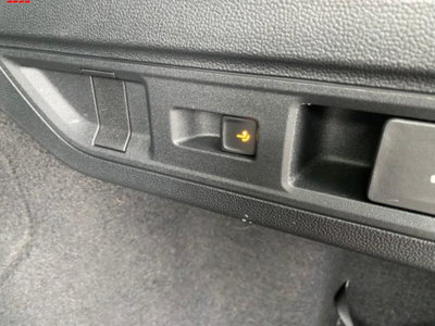 Volkswagen Passat 2.0 tdi scr R-Line 150cv dsg (7)
