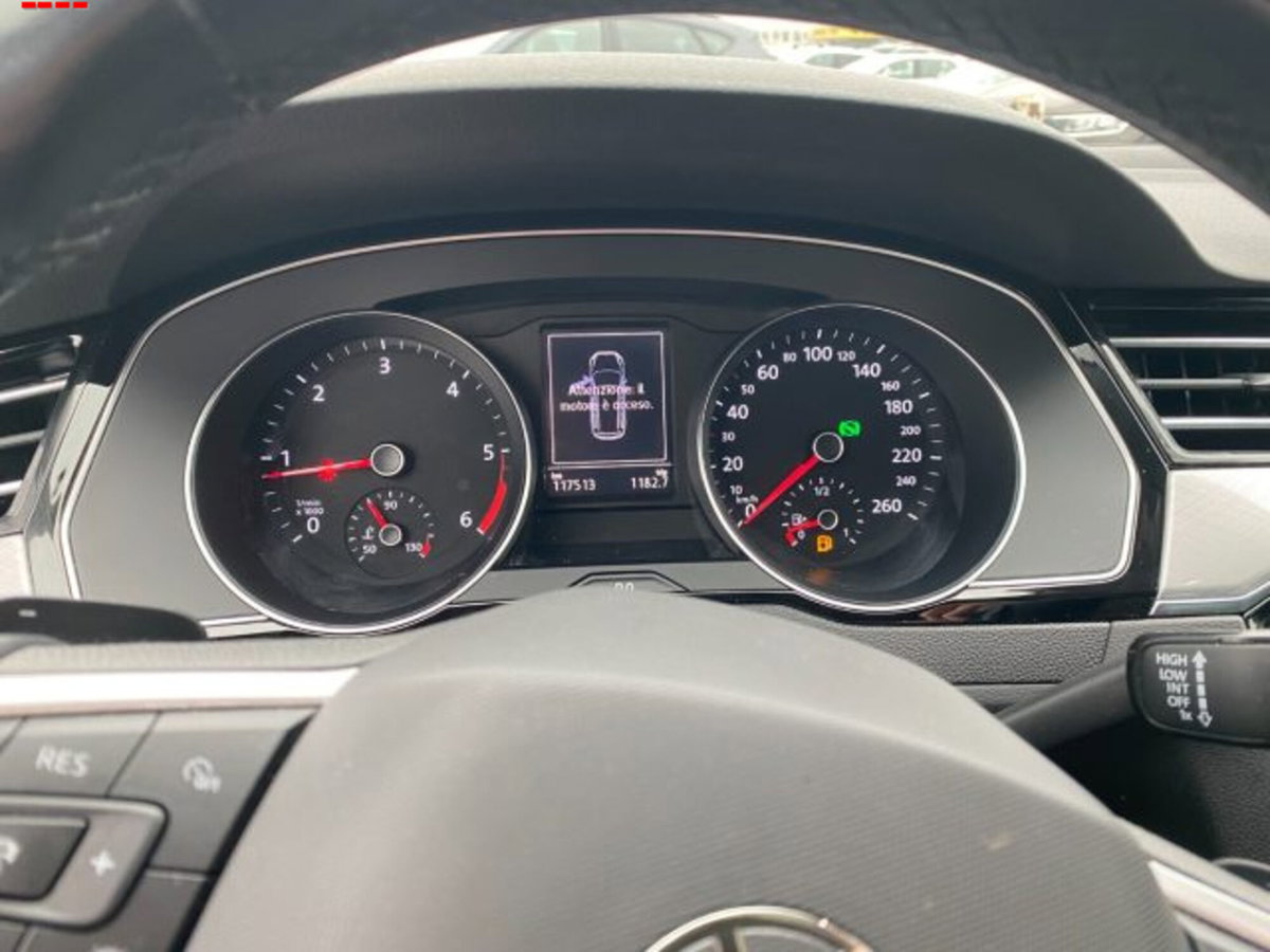 Volkswagen Passat Variant 2.0 TDI SCR EVO DSG Business (8)