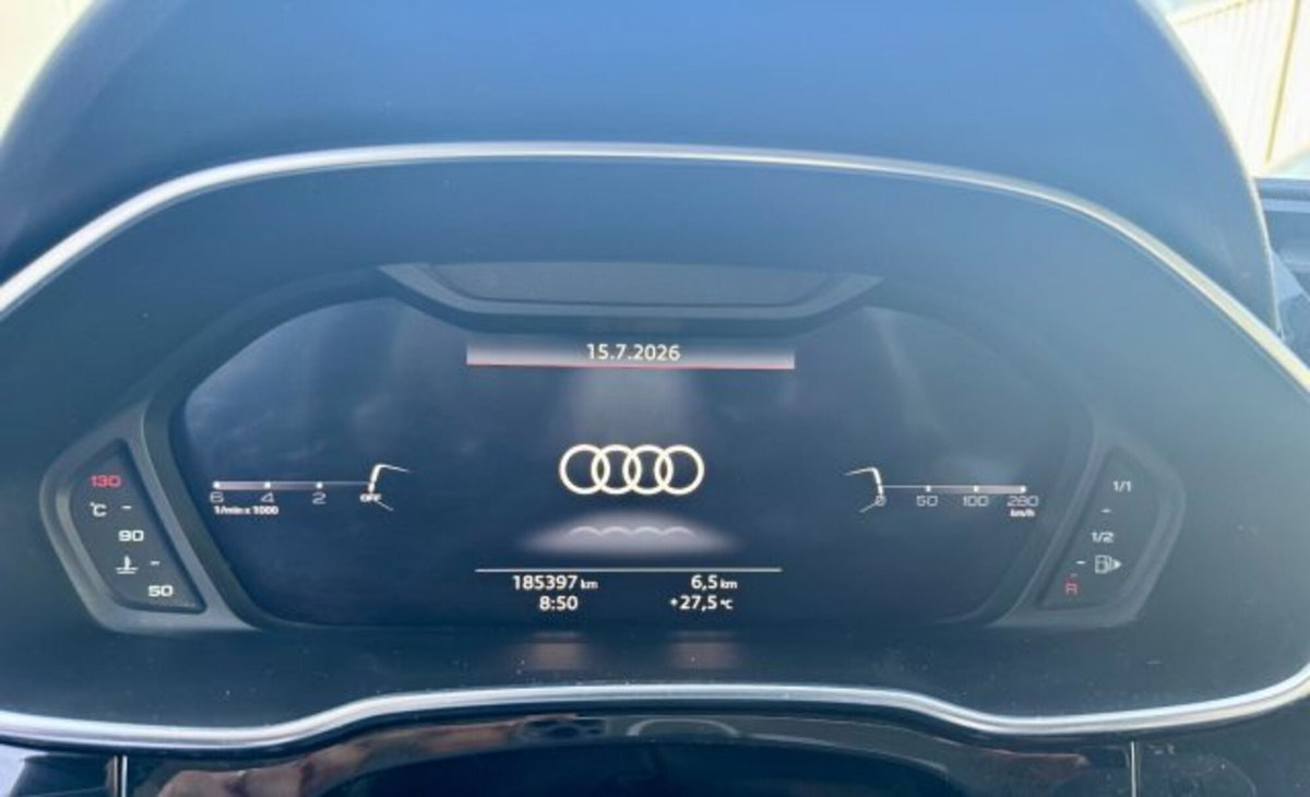 Audi Q3 35 TDI quattro S tronic Business Advanced (17)