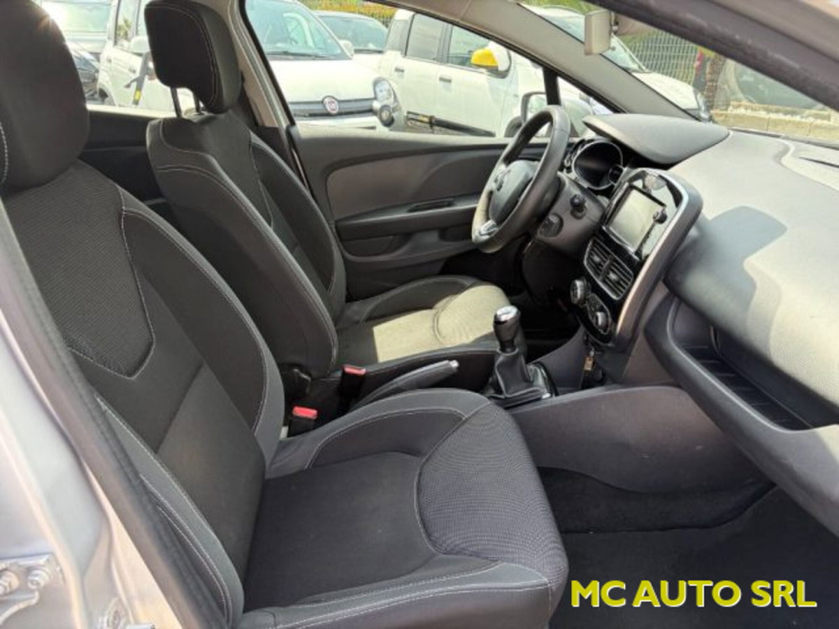 Renault Clio Sporter dCi 8V 75 CV Moschino Intens (9)