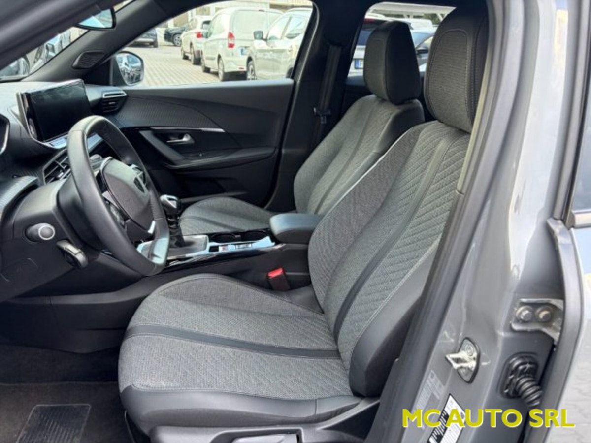 Peugeot 2008 PureTech 100 S&S Allure (7)
