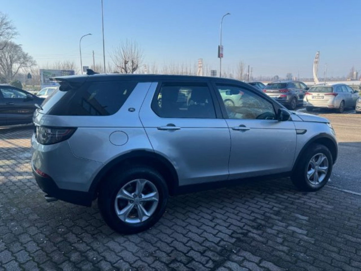 Land Rover Discovery Sport 2.0 TD4 150 CV SE (4)