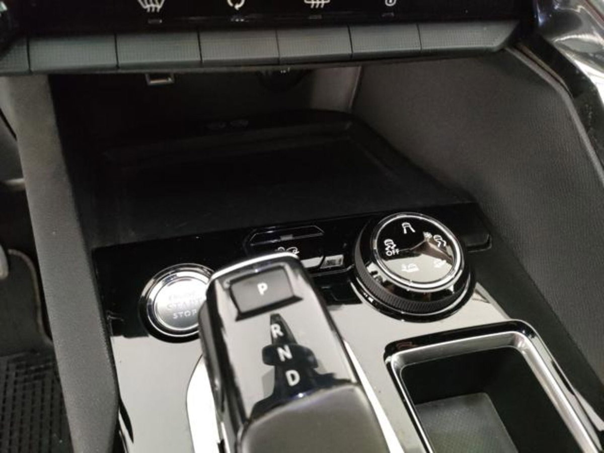 Peugeot 3008 BlueHDi 130 S&S EAT8 GT Line (18)