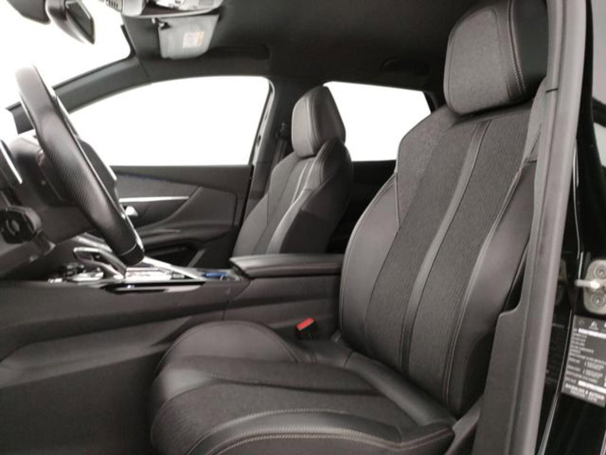 Peugeot 3008 BlueHDi 130 S&S EAT8 GT Line (5)