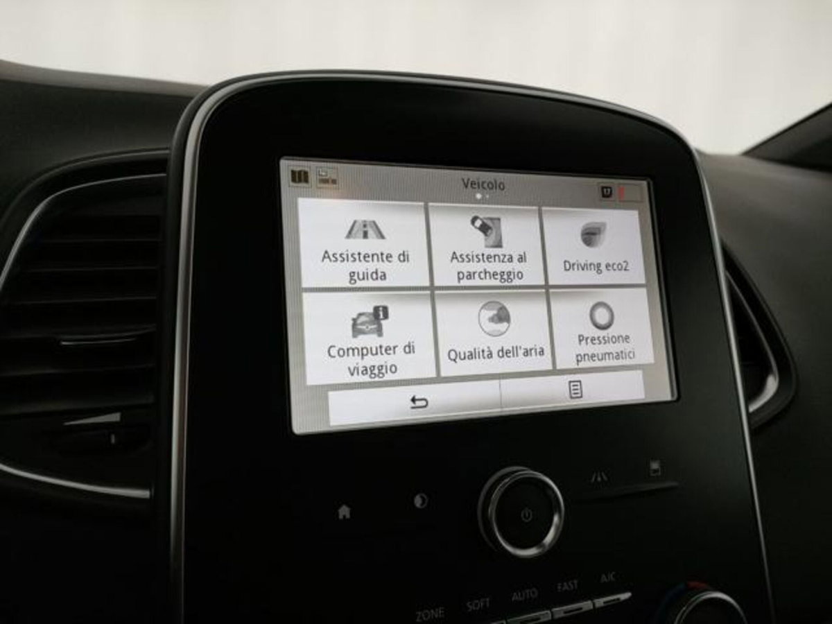 Renault Scenic E-Tech Electric 2.0 16V dCi Dynamique (14)