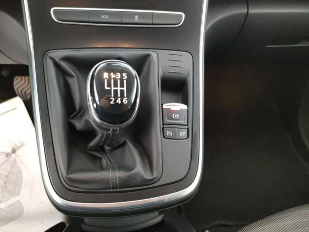 Renault Scenic E-Tech Electric 2.0 16V dCi Dynamique (16)