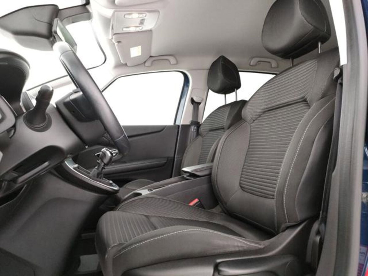 Renault Scenic E-Tech Electric 2.0 16V dCi Dynamique (5)