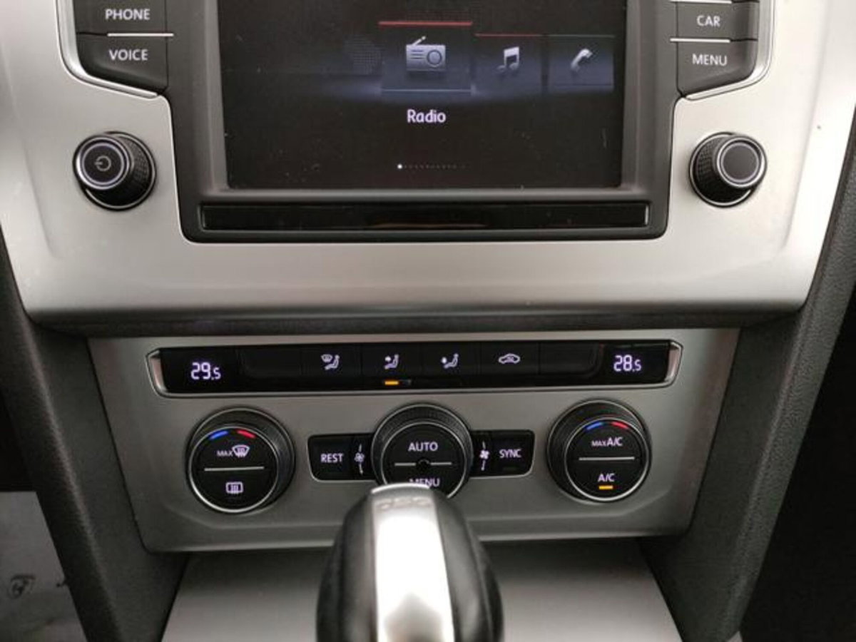 Volkswagen Passat Variant 1.6 TDI DSG Comfortline BlueMotion Tech. (10)