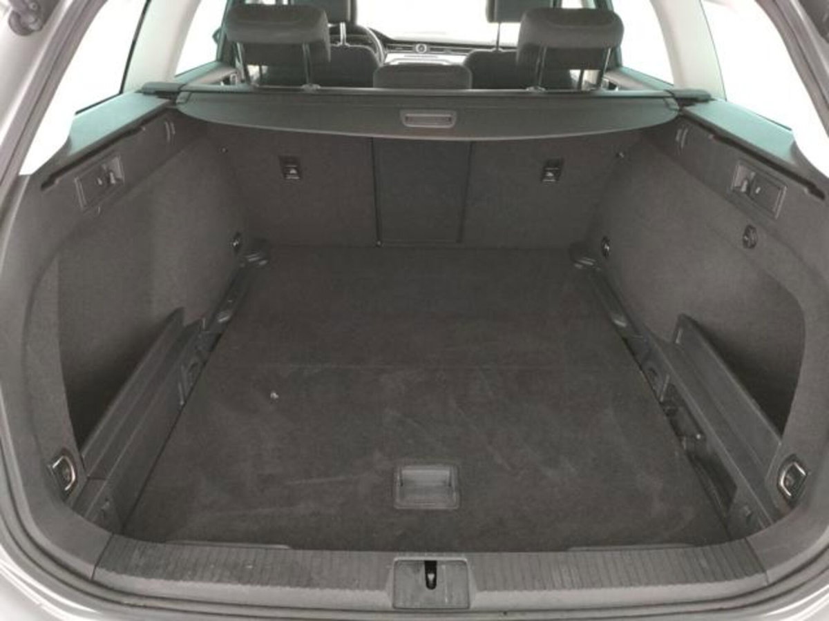 Volkswagen Passat Variant 1.6 TDI DSG Comfortline BlueMotion Tech. (19)