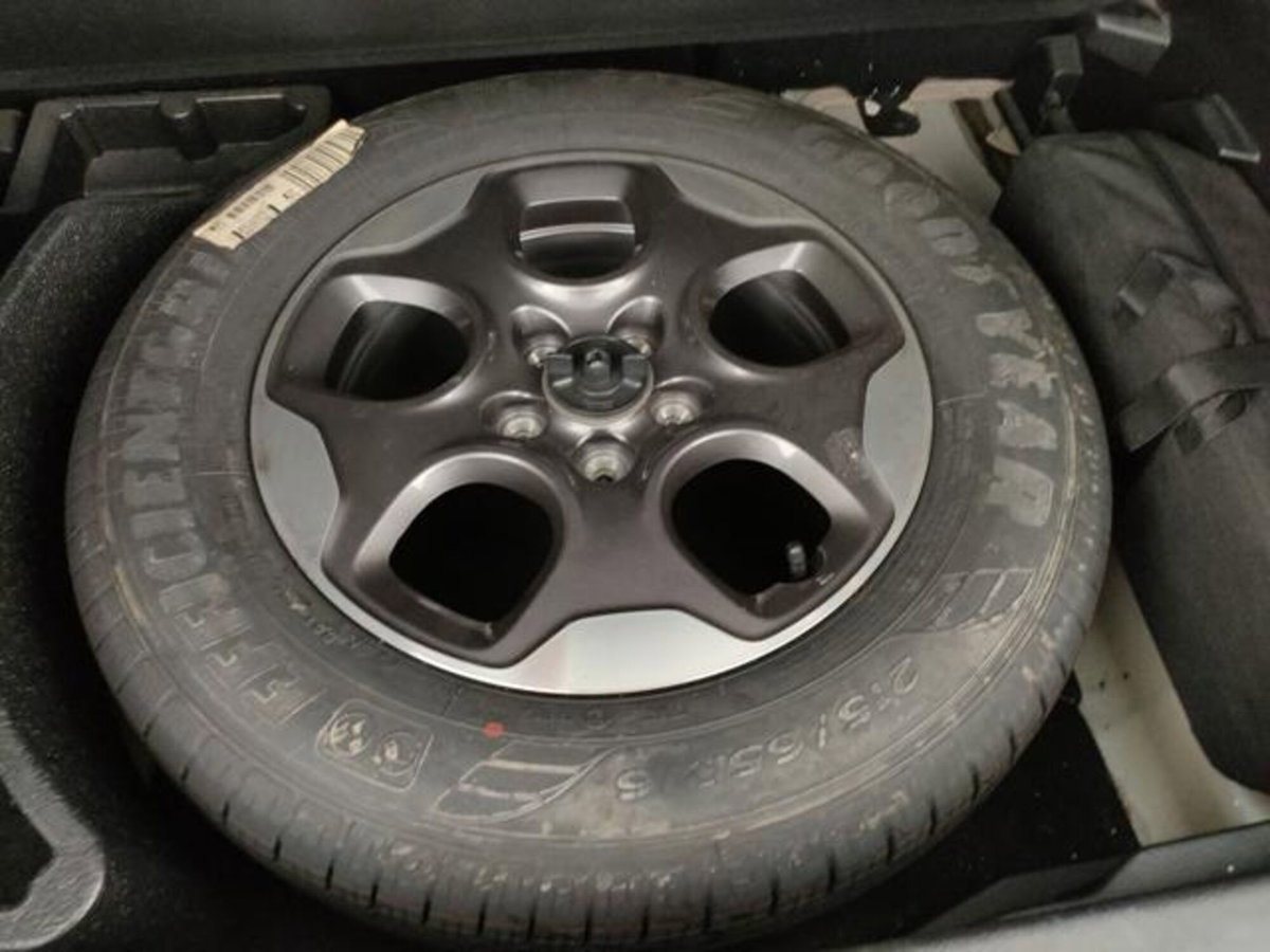 Jeep Renegade 2.0 Mjt 140CV 4WD Active Drive Longitude (16)