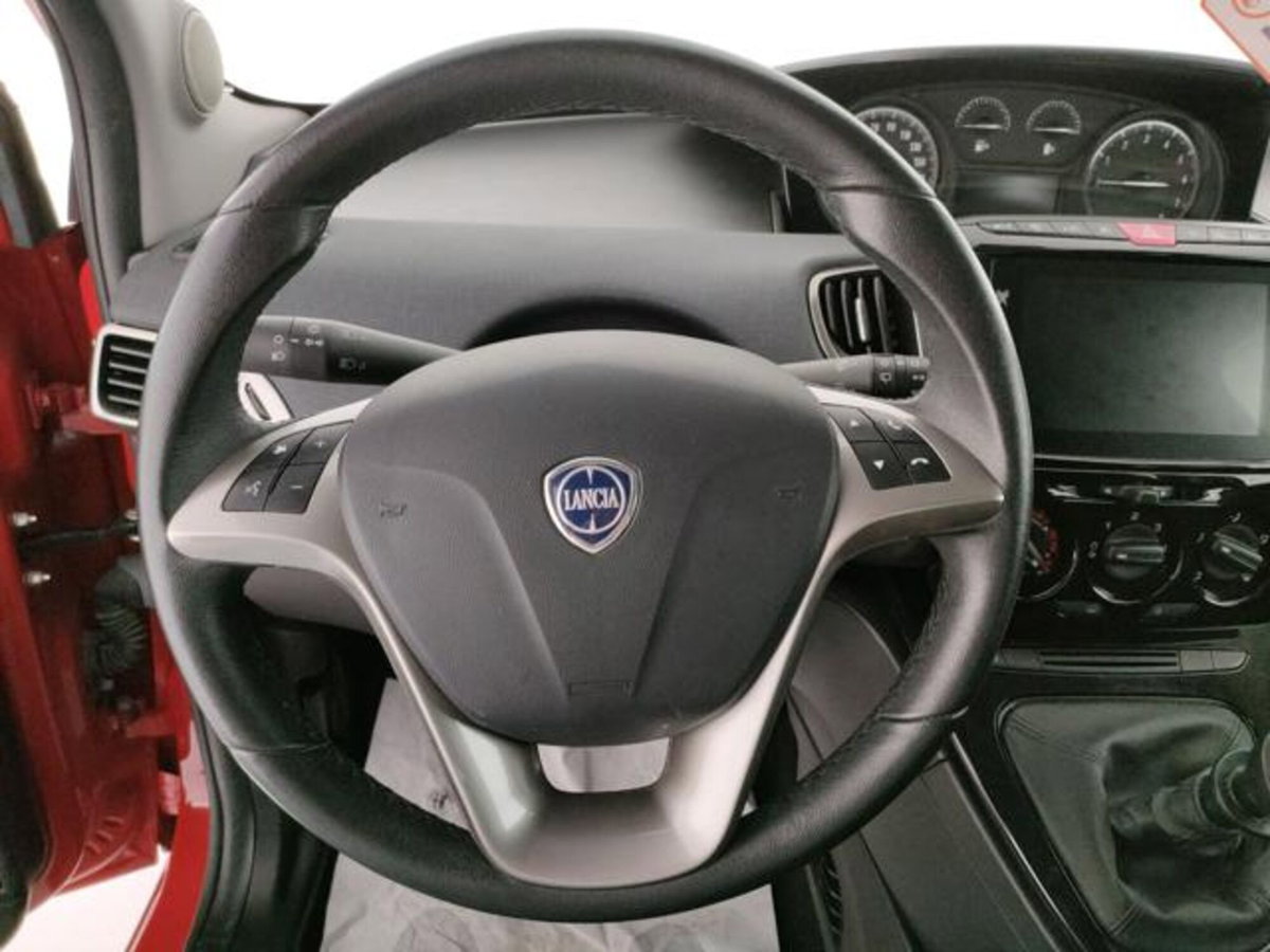 Lancia Ypsilon 1.0 FireFly 5 porte S&S Hybrid Gold Plus (8)