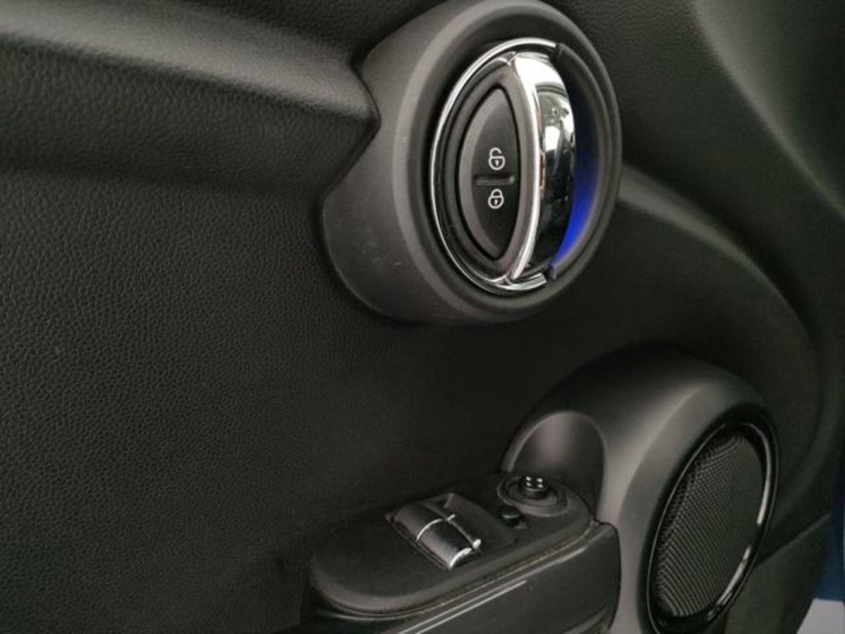 MINI Mini 1.5 Cooper D (15)