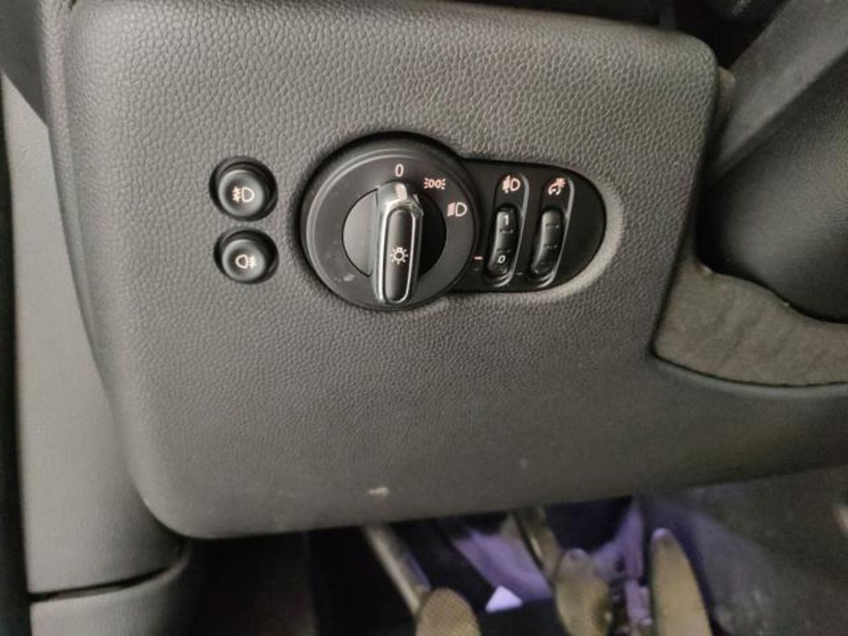 MINI Mini 1.5 Cooper D (6)