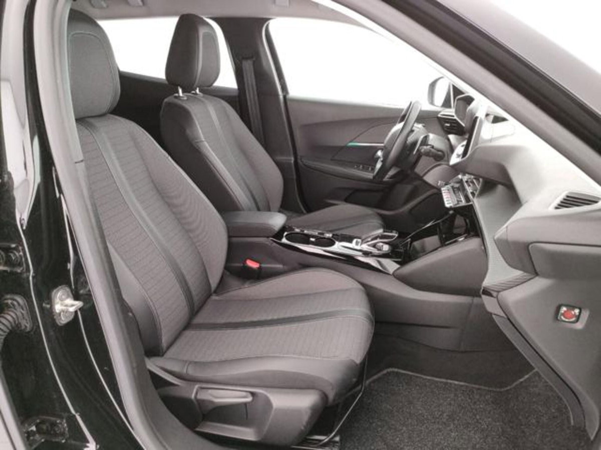 Peugeot 2008 BlueHDi 130 S&S EAT8 Allure Pack (7)