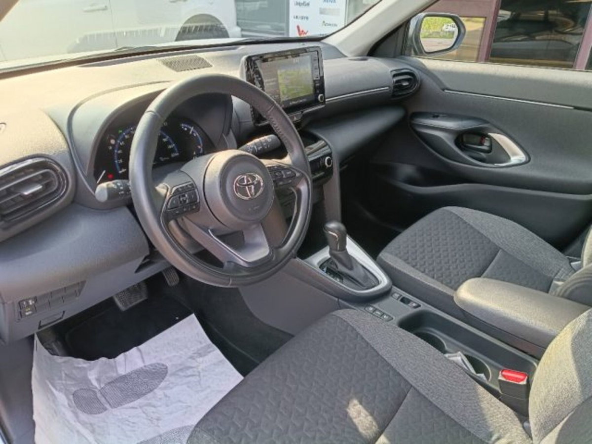Toyota Yaris Cross 1.5h GR Sport Black Sky fwd 116cv e-cvt (9)